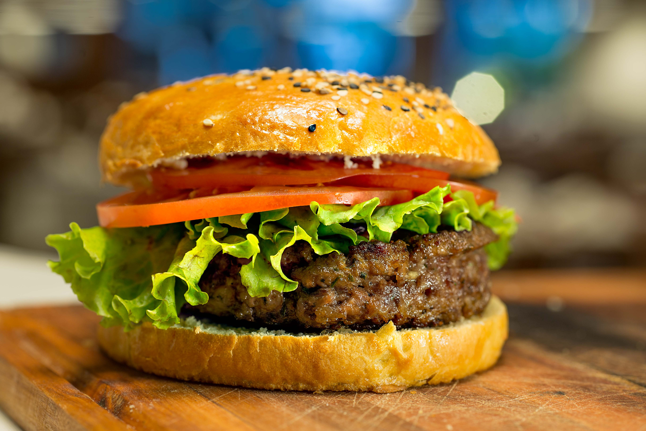 Burger With Lettuce and Tomato